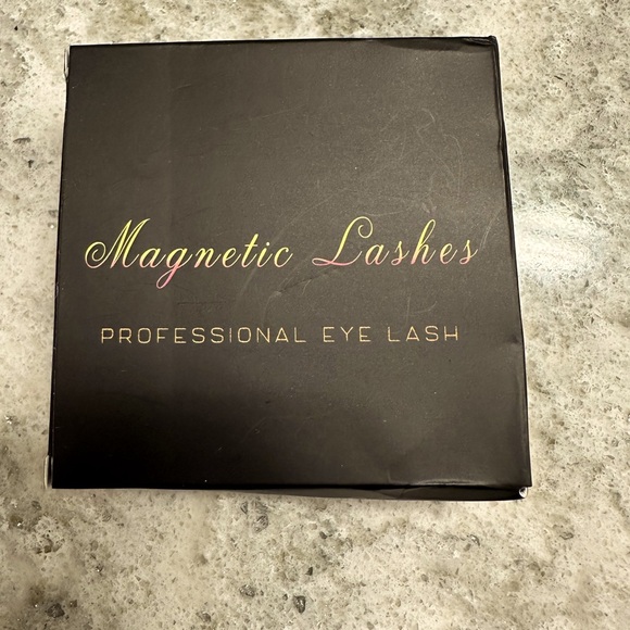 Magnetic Lashes Kit.   New - Picture 4 of 5